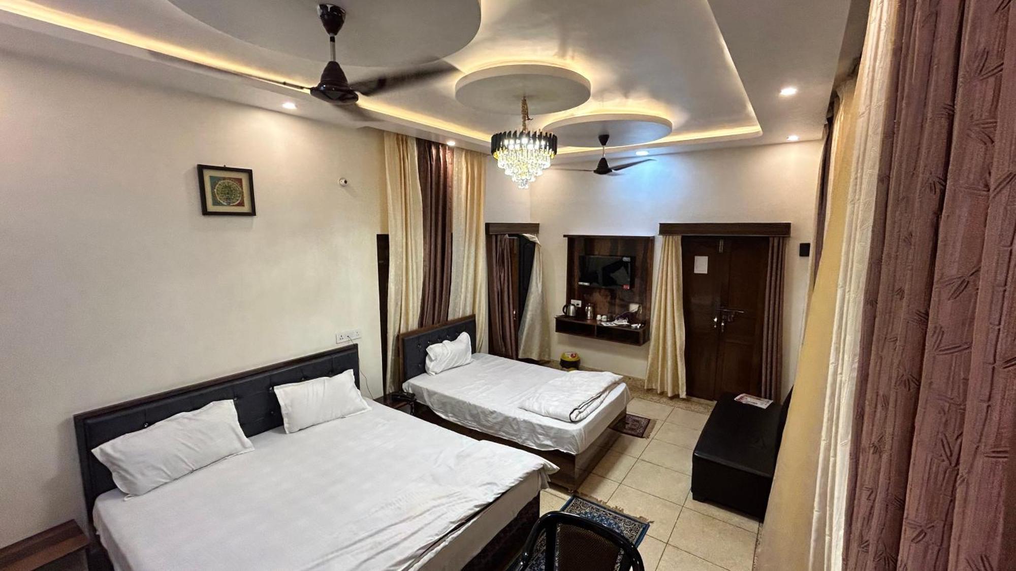 Kalash Guest House Ayodhya 外观 照片